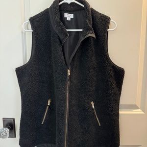 Crown and Ivy Black fleece zip up vest